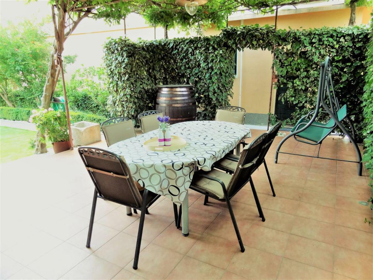 Apartment Bezic Kaštela Zewnętrze zdjęcie