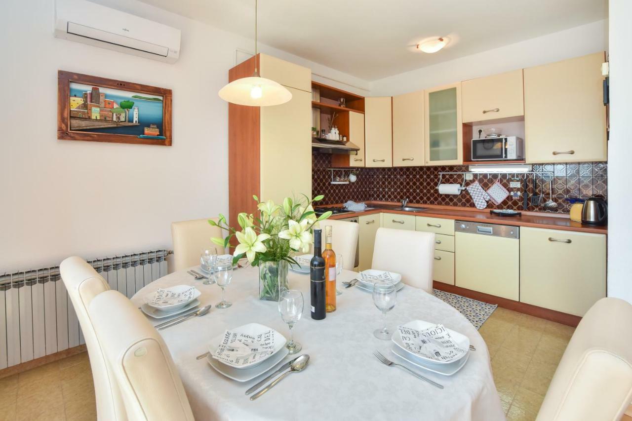 Apartment Bezic Kaštela Zewnętrze zdjęcie